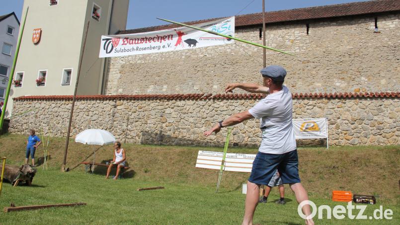 Auch in diesem Jahr findet das traditionelle Saustechen am Sulzbacher Altstadtfest statt. Archivbild: Christine Ruoff