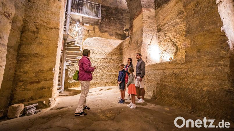 Eine Führung durch die Felsenkeller ist für die ganze Familie ein beeindruckendes Erlebnis. Bild: Stadt Schwandorf/Thomas Kujat/exb