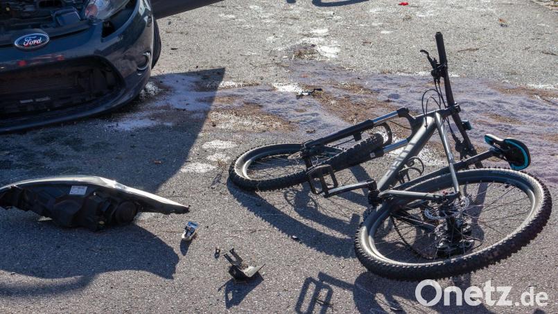 Unfälle mit Radfahrern können verheerend sein, deshalb ist Rücksicht zwischen Verkehrsteilnehmern gefragt - und das Einhalten bestehender Regeln. Symbolbild: Wisberger/EinsatzReport24/dpa