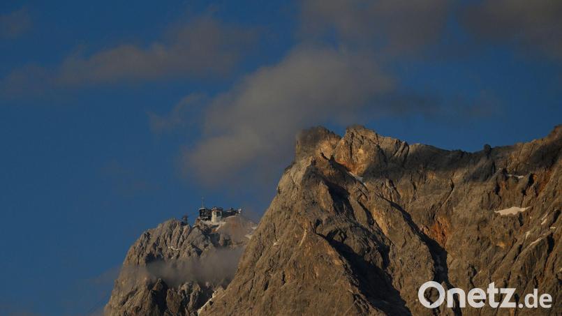 Die Seilbahn auf der österreichischen Seite der Zugspitze fiel aus. (Foto: Archiv) Bild: Angelika Warmuth/dpa
