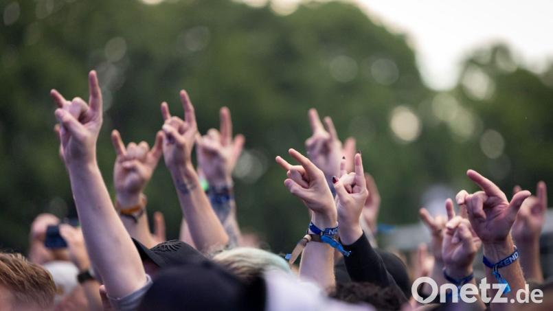 Die Rettungskräfte haben in diesem Jahr deutlich mehr Einsätze - eben weil deutlich mehr Menschen auf dem Festival sind. Bild: Daniel Karmann/dpa