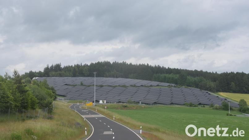 Der Sonnenpark Leuchtenberg Wittschau. Links davon verläuft die Autobahn A6. Bild: fz