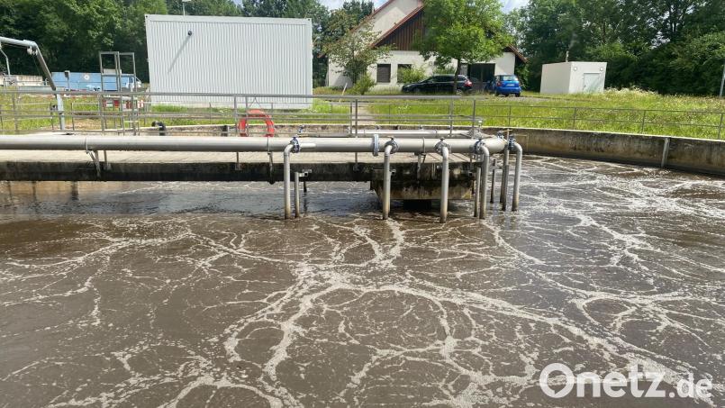Rund 4,4 Millionen Euro, die in die Abwasserentsorgung investiert werden mussten, holt sich die Stadt Nabburg über Verbesserungsbeiträge von ihren Bürgern zurück. Unser Bild entstand in der städtischen Kläranlage, in der auch Maßnahmen anfielen. Bild: Wilhelm Amann