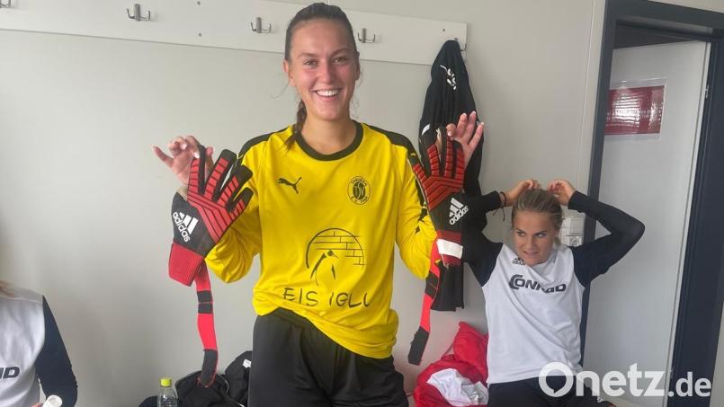 Theresa Graf (in gelb) ist eigentlich Verteidigerin. Wegen der vielen Ausfälle und Verletzungen musste sie aber auch im Tor des TSV aushelfen. Bild: Verein/TSV Theuern
