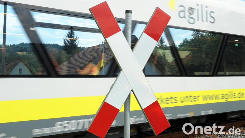 Zwischen Juli und September verkehren keine &quot;agilis&quot;-Züge zwischen Regensburg und Neustadt/Donau. Es gibt Schienenersatzverkehr mit Bussen. Symbolbild: David Ebener/dpa