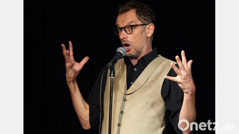 Severin Groebner kommt mit seinem Programm „ÜberHaltung“ am Samstag, 25. Oktober, um 20 Uhr in den Kubus nach Ursensollen. Bild: Ernesto Gelles/exb