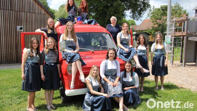 Die Festdamen der Großkonreuhter Feuerwehr werden mit zwei &quot;Festdamen-Tänzen&quot; das Jubiläum bereichern. Bild: kro