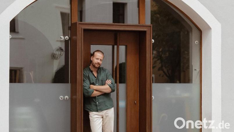 Julian Meier von der Weinschenke Barrique ist heuer für die Gastronomie am Eichenforstplatz während des Amberger Altstadtfests zuständig. Bild: sz