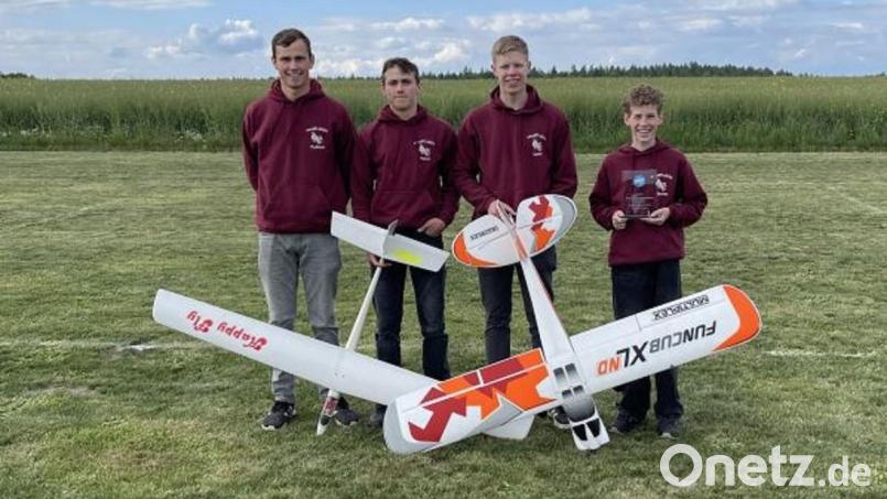 Von links: Jugendleiter Fabian Kummer, Peter Kummer, Leon Müllhofer und Martin Herbs. Bild: Ernst Herbst