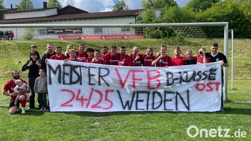 Beim VfB Weiden hat es sich ausgejubelt. Die Mannschaft tritt in dieser Konstellation künftig nicht mehr an. Bild: VfB Weiden