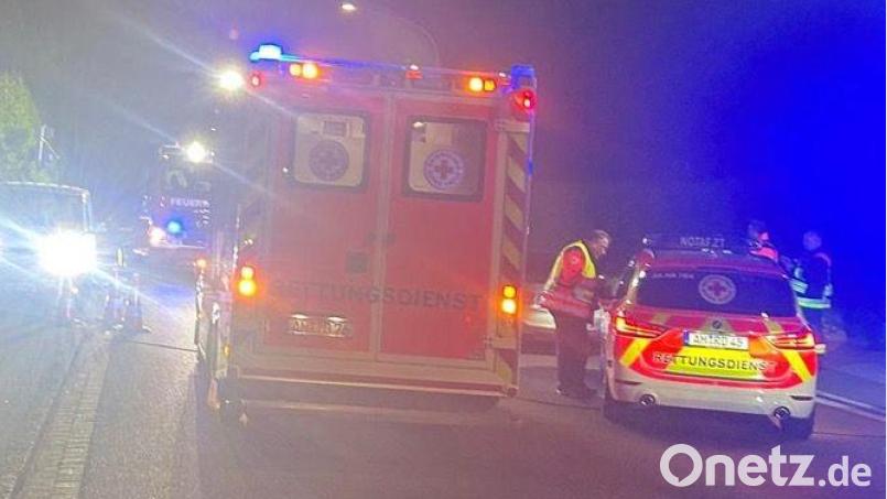 Bei einem schweren Unfall bei Seugast starb am Freitagabend ein 18-Jähriger. Bild: Feuerwehr Freihung