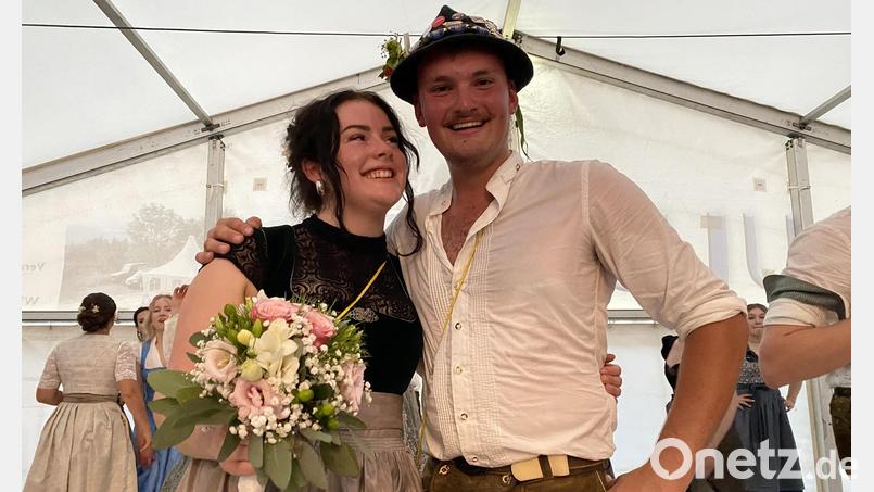 Per Walzer fand die Kür des neuen Oberkirwapaares der &quot;Diendorfer Kirwaleit&quot; statt: Tina Mutzbauer und Paul Pucher. Bild: aub