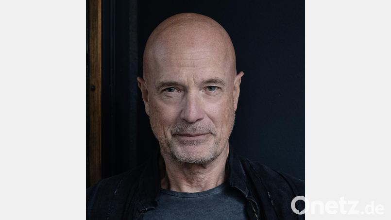 Der bekannte Film- und Fernsehschauspieler Christian Berkel präsentiert in Sulzbach-Rosenberg seinen dritten Roman &quot;Sputnik&quot;. Bild: Gerald von Foris/exb
