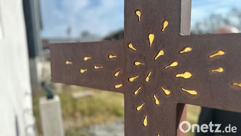 Unbekannte Täter haben das Gipfelkreuz am Monte Kaolino in Hirschau beschädigt. Bild: hdk