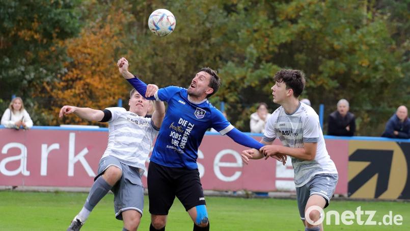 Der SV Etzenricht setzt in der Landesliga auf eine gesunde Mischung aus erfahrenen und jungen Spielern. Einer der Routiniers ist Stephan Herrmann, der seit 2008 wieder das Etzenrichter Trikot trägt. Bild: war