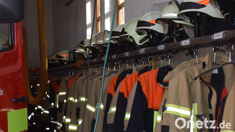 Die Feuerwehren in Ebermannsdorf, Pittersberg und Diebis brauchen Ergänzungen in ihren Ausrüstungen, unter anderem bei den Schutzanzügen. Der Gemeinderat hat dem zugestimmt. Bild: bö
