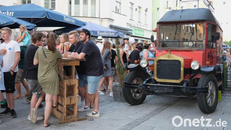 Ein nostalgischer Getränkewagen war beim Bürgerfest vor zwei Jahren ein Hingucker in der Friedrich-Ebert-Straße. Archivbild: Hirsch