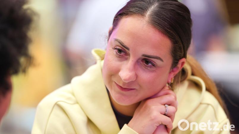 Die Ebermannsdorferin Sara Däbritz will bei der EM &quot;bis zum Ende&quot; dabei sein. Den Titel in der Schweiz holte die 30-Jährige bereits mit der U17. Bild: Daniel Löb/dpa