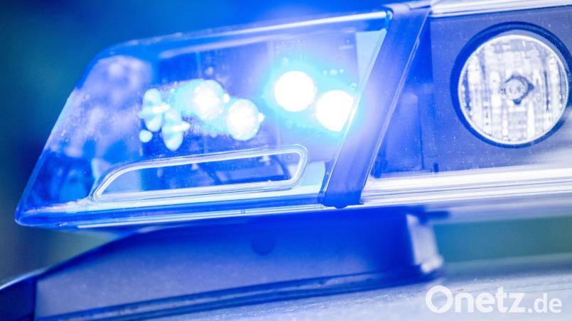 Nach einem Beinahe-Unfall in Waldershof bittet die Polizei um Hinweise. Symbolbild: Lino Mirgeler/dpa