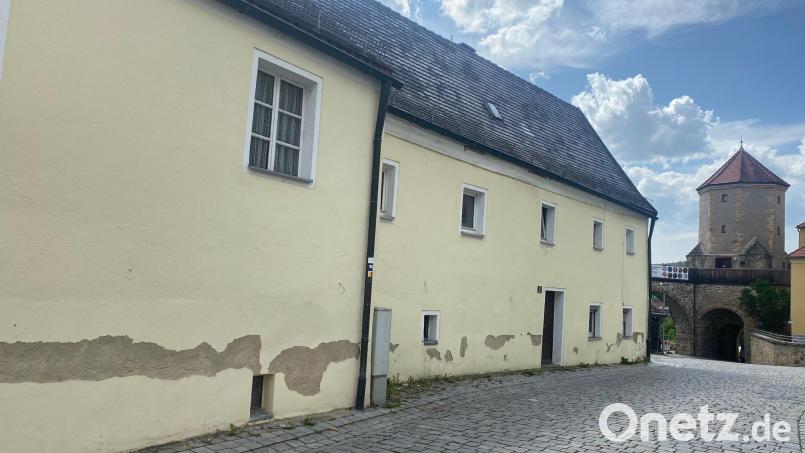 Staatliche Städtebaufördermittel fließen für die Sanierung des Anwesens Obertor 9 in Nabburg. Bild: jua