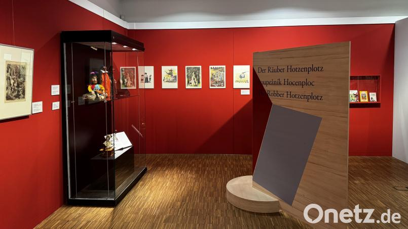Im Egerland-Museum in Marktredwitz ist noch bis zum 26. Oktober die neue Sonderausstellung „Ein bisschen Magier bin ich schon – Otfried Preußlers Erzählwelten“ zu sehen. Bild: Stadt Marktredwitz/Pauline Manzke/exb