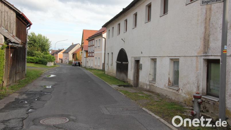 Als eines der nächsten Projekte in der Marktgemeinde Mähring soll die Binger Straße (Bild) saniert werden. Bild: kro