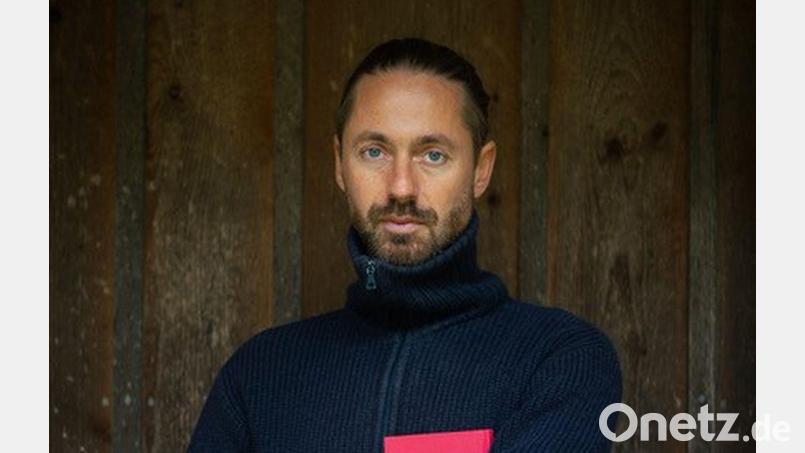 Ben Rakidžija liest in Marktredwitz aus seiner Novelle &quot;Verteidigung des Mittagsschlafs&quot;. Bild: Ben Rakidžija/exb