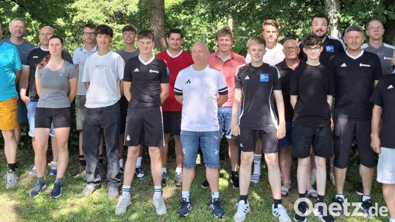 Die Kreisliga-Schiedsrichter der Gruppe Weiden gehen fit in die neue Saison. Bild: Willi Hirsch