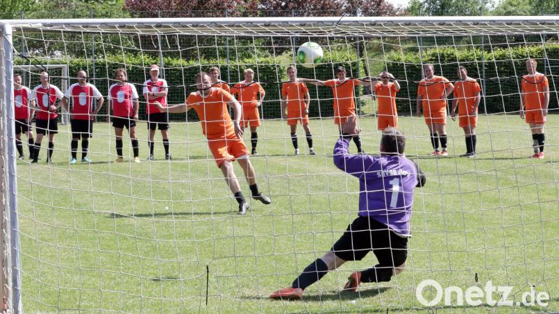 Mit Fußball fing vor 25 Jahren beim RehaSport-Verein alles an. Das Jubiläum wird am Samstag ab 9.30 Uhr auf dem Gelände des HPZ Irchenrieth nun entsprechend gefeiert. Bild: Ist
