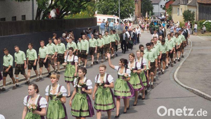 Der große Festzug war auch beim Heimatfest Eslarn im Jahr 2015 ein Höhepunkt. Archivbild: gz