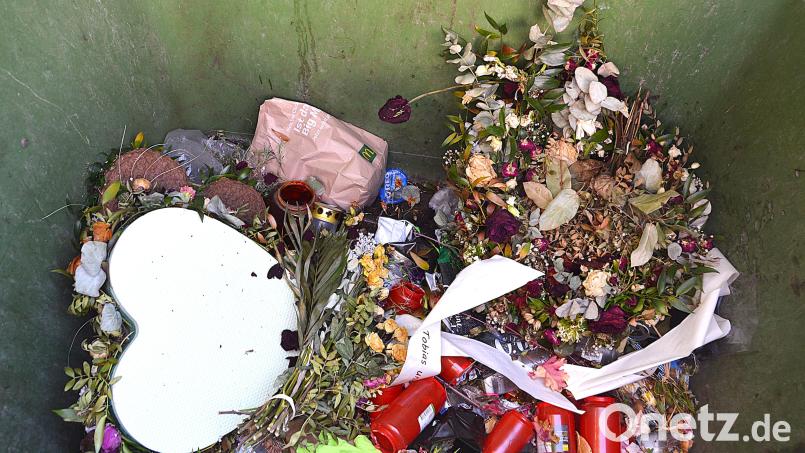 Mülltrennung ist anscheinend für einige Friedhofsbesucher in Hirschau ein Fremdwort. Bild: fdl