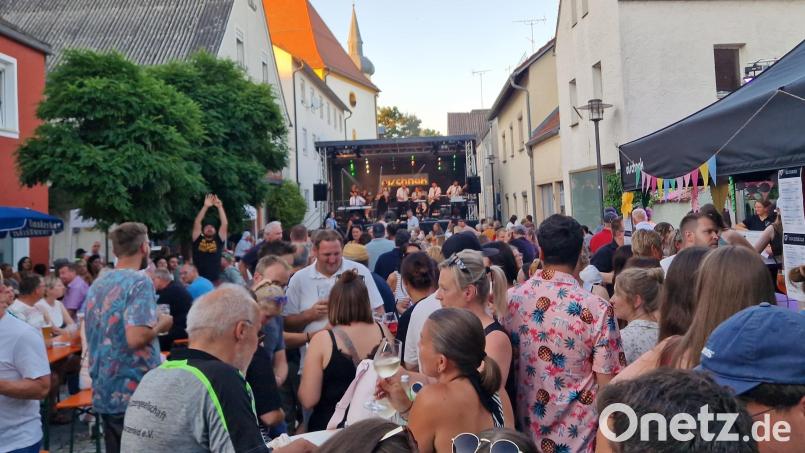 Hier ist was los: Die Schlossstraße – ein Besuchermagnet beim Bürgerfest. Bild: mab