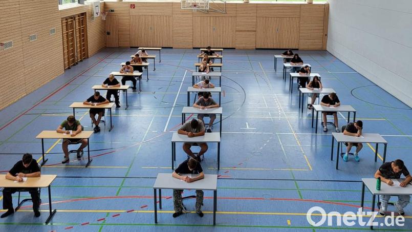Für die Neuntklässler der Mittelschulen, wie hier an der Mittelschule Schnaittenbach, ist diese Woche Prüfungsstress angesagt. Dies gilt zumindest für jene, die sich den (freiwilligen) Prüfungen für den „Qualifizierenden Mittelschulabschluss” (Quali) unterziehen. Bild: u