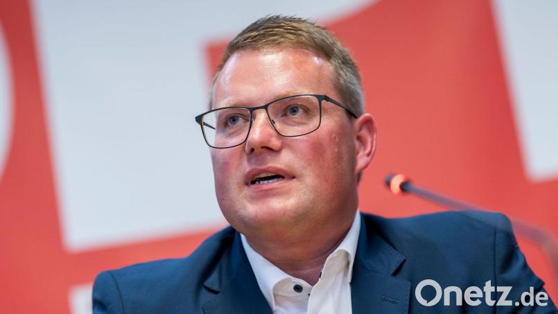 Holger Grießhammer lud einen Alleinunterhalter zum Sommerfest der SPD-Landtagsfraktion ein. Archivbild: Peter Kneffel/dpa