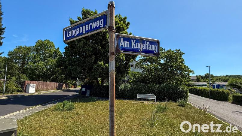 Bei einer Sitzung des Verkehrs- und Bauausschusses in Amberg stand unter anderem der Neubau einer Fahrradstraße am Wagrain auf der Tagesordnung. Beginnen soll sie im Langangerweg. Bild: Stephan Huber
