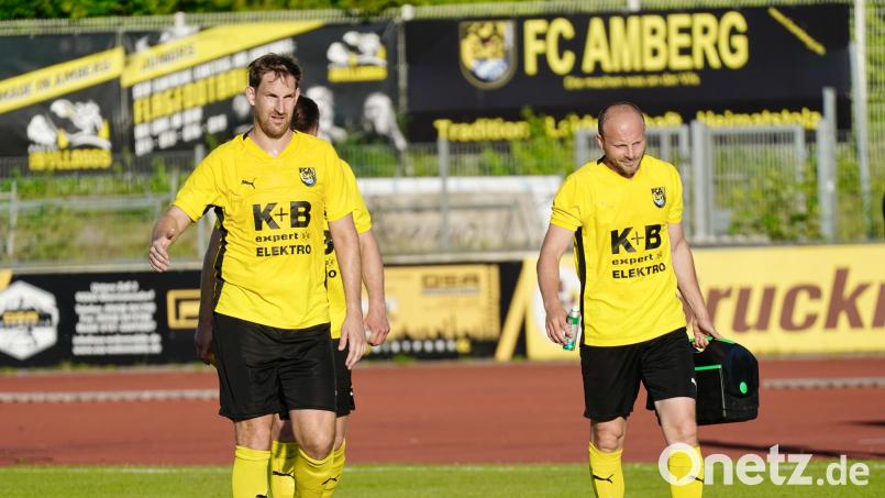 Mario Zitzmann (links) und Friedrich Lieder geben als Spielertrainer-Duo beim Landesligaabsteiger FC Amberg den Ton an. Bild: ref