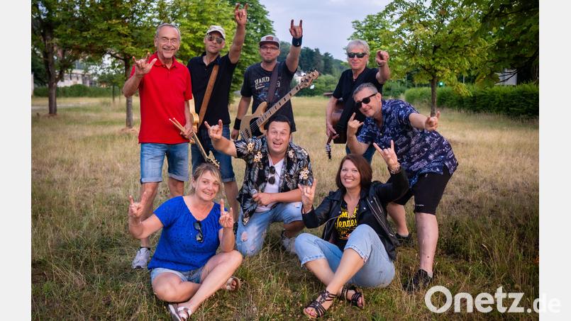 Die Band &quot;Take a seat&quot; spielt am 12. Juli beim Griechen in Raigering. Bild: Belinda Streher
