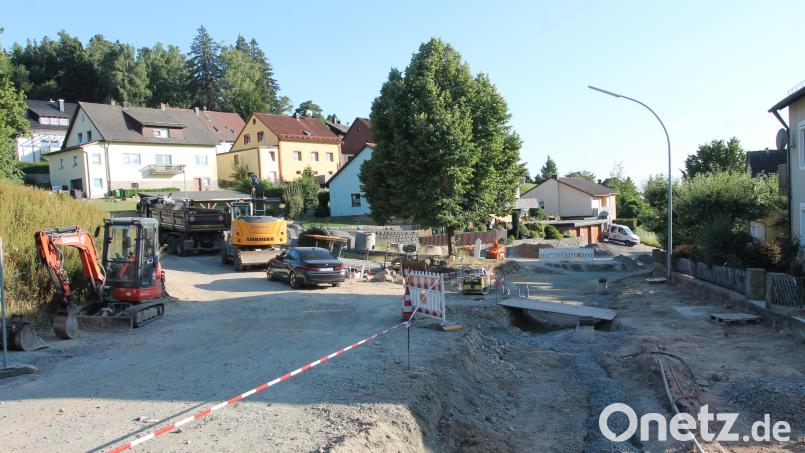 Der Ausbau &quot;Plattenberg&quot; geht laut Bürgermeister Thomas Meiler in Flossenbürg zügig voran. Bild: pi