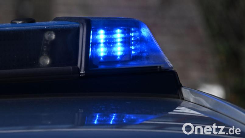 Ein Lkw-Fahrer mit offenem Haftbefehl wurde auf der A 6 bei Schmidgaden gestoppt. Er konnte die Geldstrafe vor Ort begleichen. Symbolbild: Bernd Weißbrod/dpa