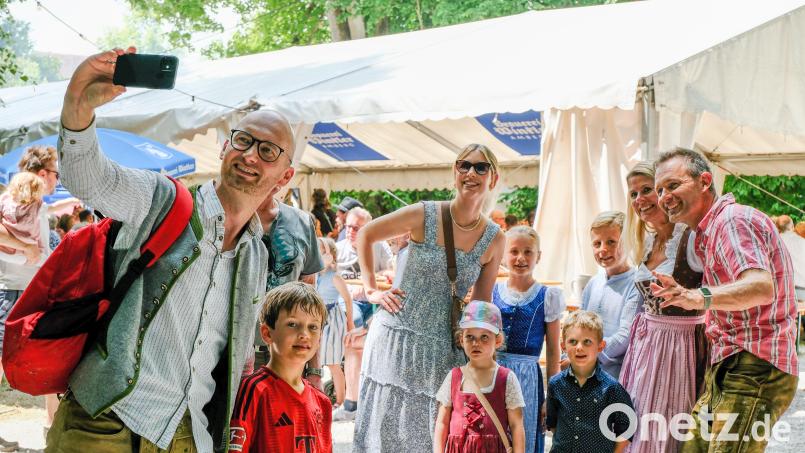 Schnell noch ein Selfie vom Amberger Bergfest für die Lieben zuhause. Bild: gsp