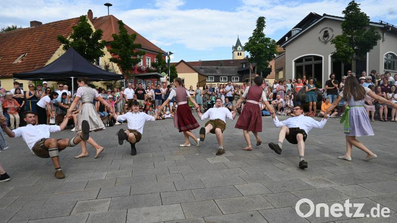 Halb Pirk schaut zu, wenn am Sonntag, 20. Juli, der Kirwabaum ausgetanzt und das neue Oberkirwapaar gekürt wird. Archivbild: kki