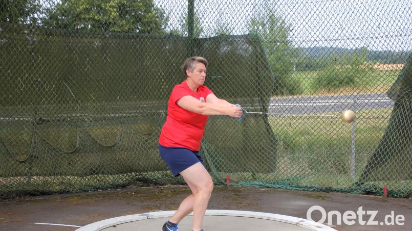 Sabine Schnurrer (TB Jahn Wiesau) wurde Bayerische Meisterin im Hammerwerfen in der Altersklasse W45. Bild: kro