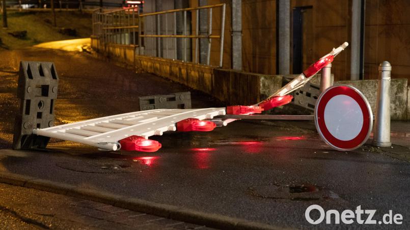 Orkanartige Böen fegten am Donnerstagabend durch Bayern. Besonders betroffen war die Gemeinde Bruck. Symbolbild: Friso Gentsch/dpa