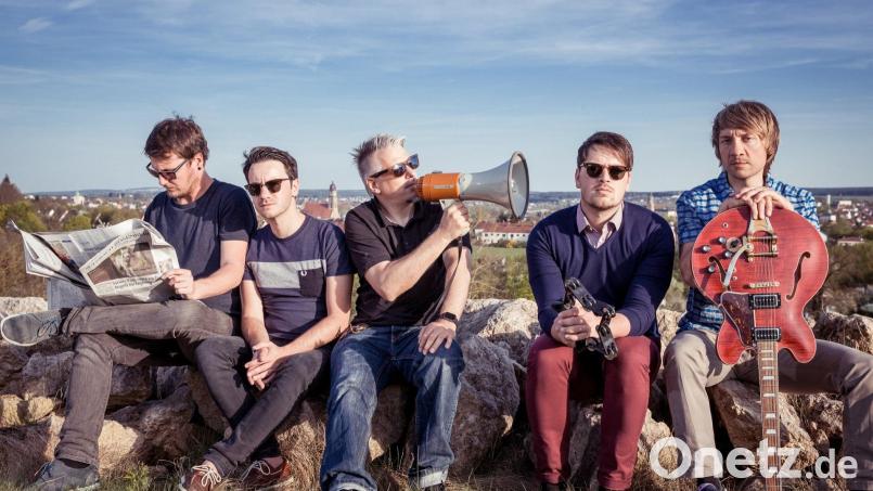 Die Band &quot; Supersonic – A Tribut to Oasis&quot; bringt parallel zum Konzert der Gallagher-Brüder in Manchester am 19. Juli Britpop ins Capitol in Sulzbach-Rosenberg. Bild: Supersonic