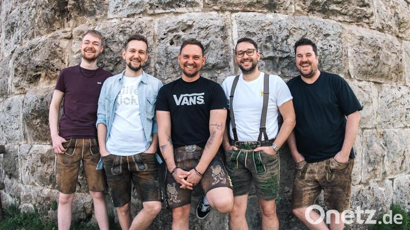 Die bayerische Rockband &quot;d’Hundskrippln&quot; kommt ins Kultur-Schloss Theuern. Bild: Tom Eberl/exb