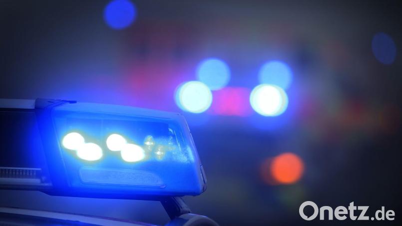 In Amberg soll ein 70-Jähriger eine Nachbarin sexuell genötigt und sie mit einem Messer bedroht haben. Symbolbild: Karl-Josef Hildenbrand/dpa