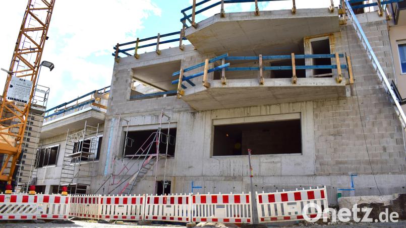 Blick auf einen Teilbereich des Erweiterungsbaus des erweiterten Wellnessbereichs mit Skypool im Landhotel Weißes Roß. Bild: no