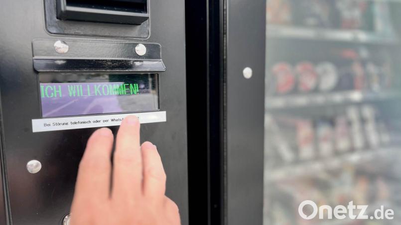 Lachgas einfach an einem Snack-Automaten kaufen? Für Minderjährige soll das nicht mehr möglich sein. Bild: Gabi Schönberger