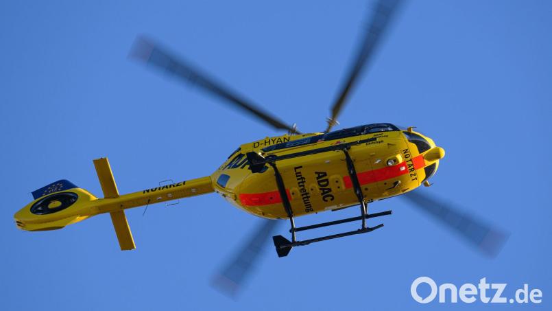 Der 23-Jährige wurde in eine Klinik geflogen. (Symbolbild) Bild: Robert Michael/dpa