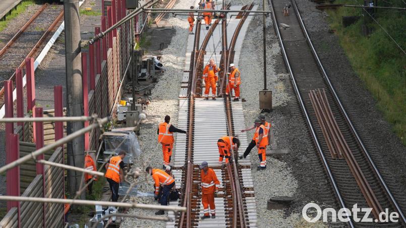 Wegen Arbeiten an Gleisen und Weichen kommt es ab Ende August zu Lärmbelästigungen. Archivbild: Marcus Brandt/dpa